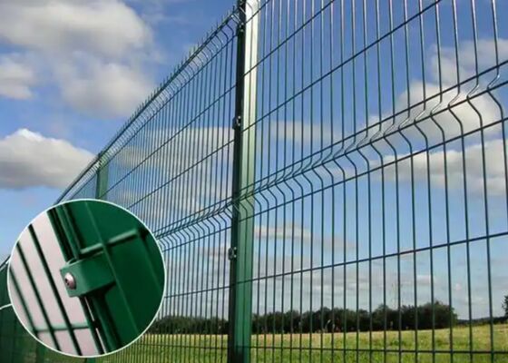 Powder Coated Green 3D Triangle Bending Wire Mesh Fence For Farm 1.8*2.5m