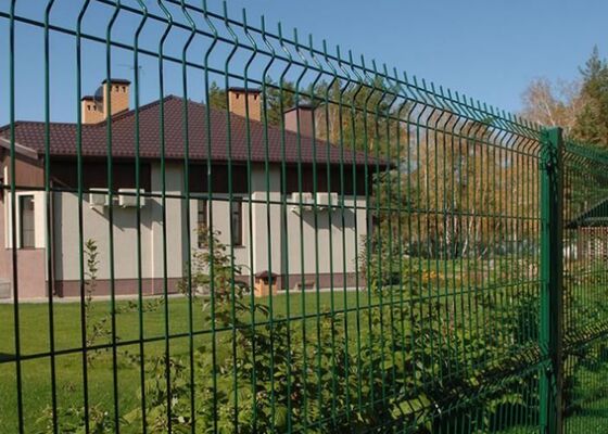 वेल्डेड घुमावदार 3 डी सुरक्षा बाड़ बगीचे सुरक्षा बाड़ हवाई अड्डे के लिए आईएसओ 9001 6ft * 8ft